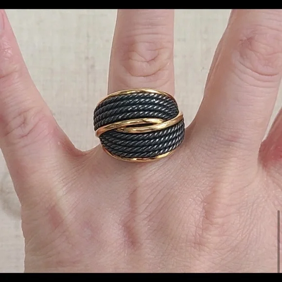 David Yurman Origami Crossover Ring. - Picture 5 of 10
